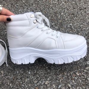 White nasty gal chunky tennis shoes! Size 7